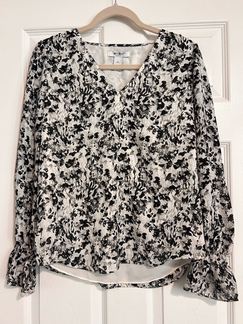 White House Black Market Black and White V-Neck Floral Blouse